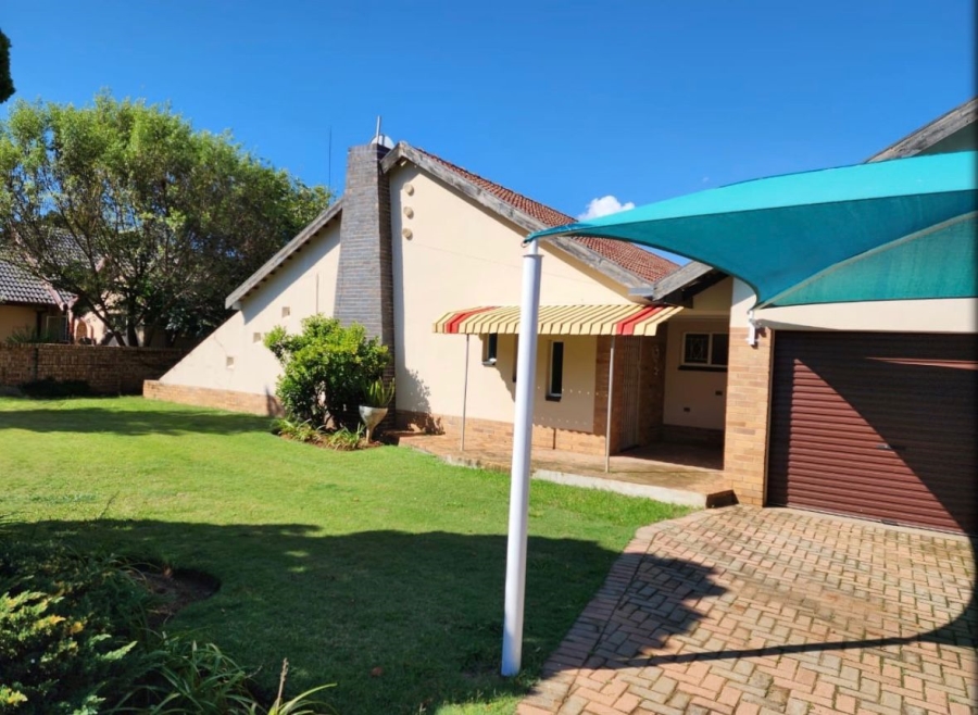 4 Bedroom Property for Sale in Flamwood North West